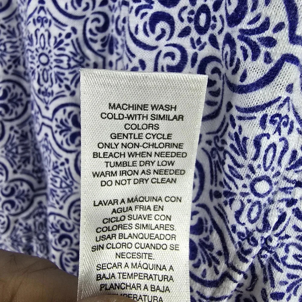 Chico's Medallion Tile 3/4 Sleeve High Low Tee Wirh V Neck Blue and White Size L - Picture 10 of 10